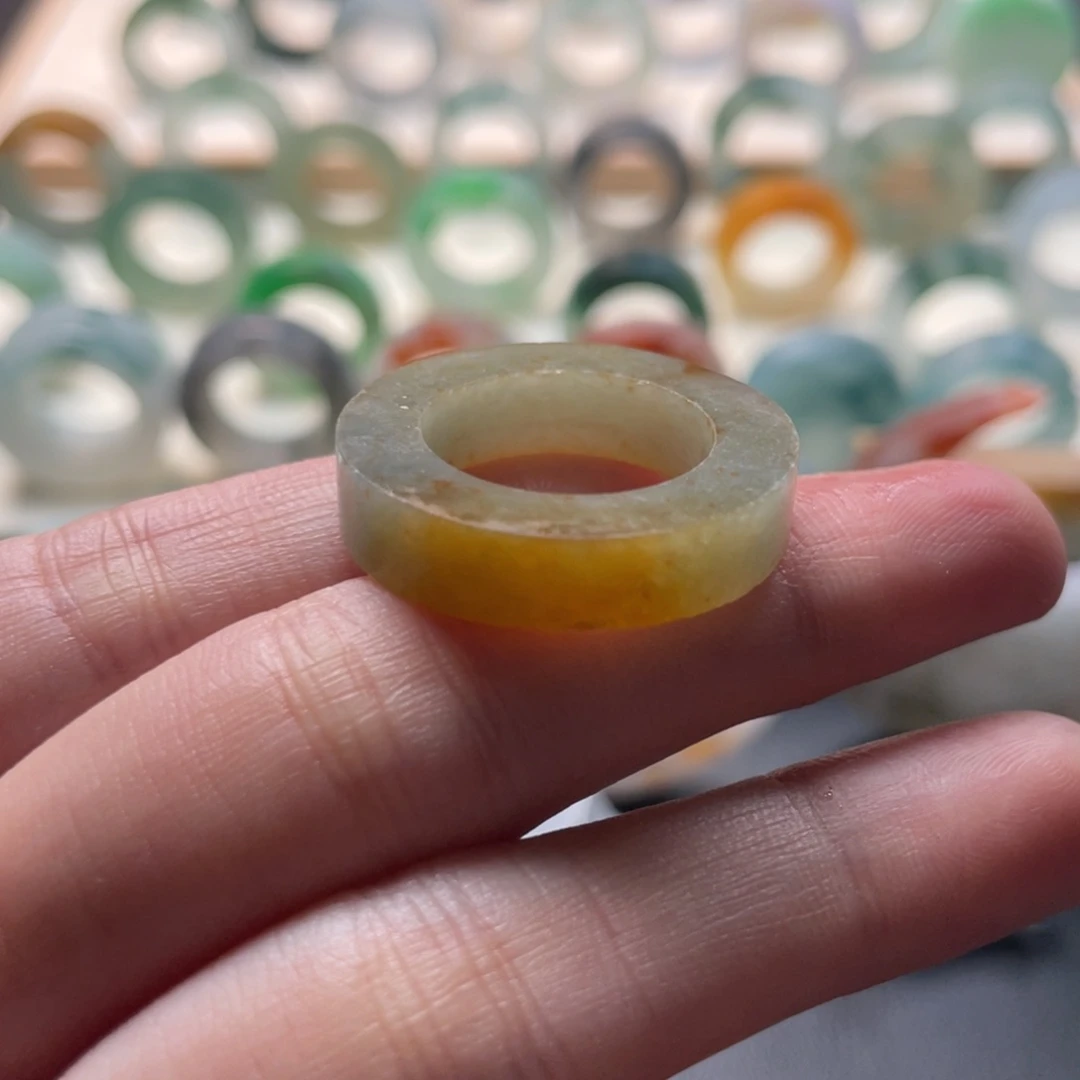 定制翡翠未镶嵌圈口
