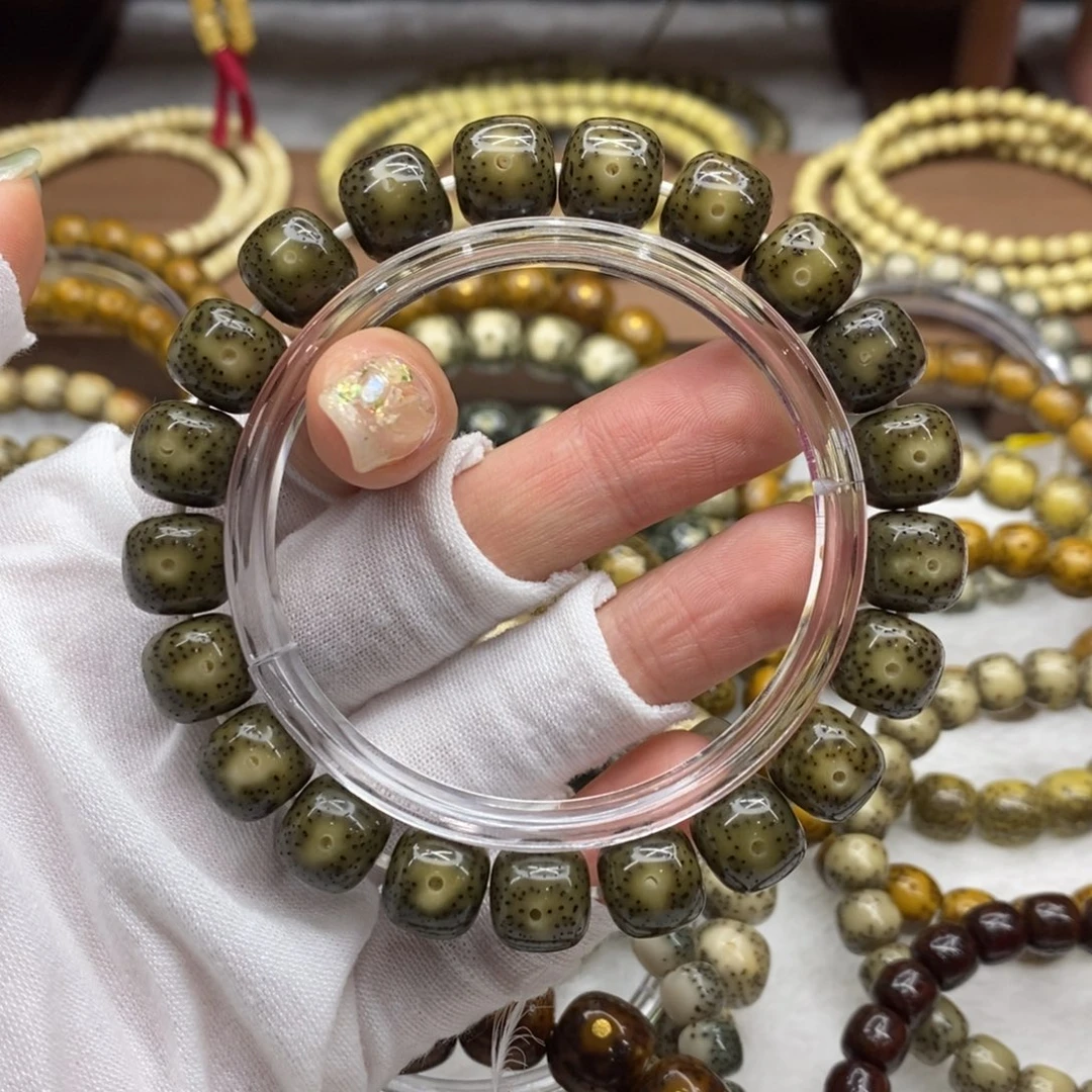 星月菩提手串11×10绿冰