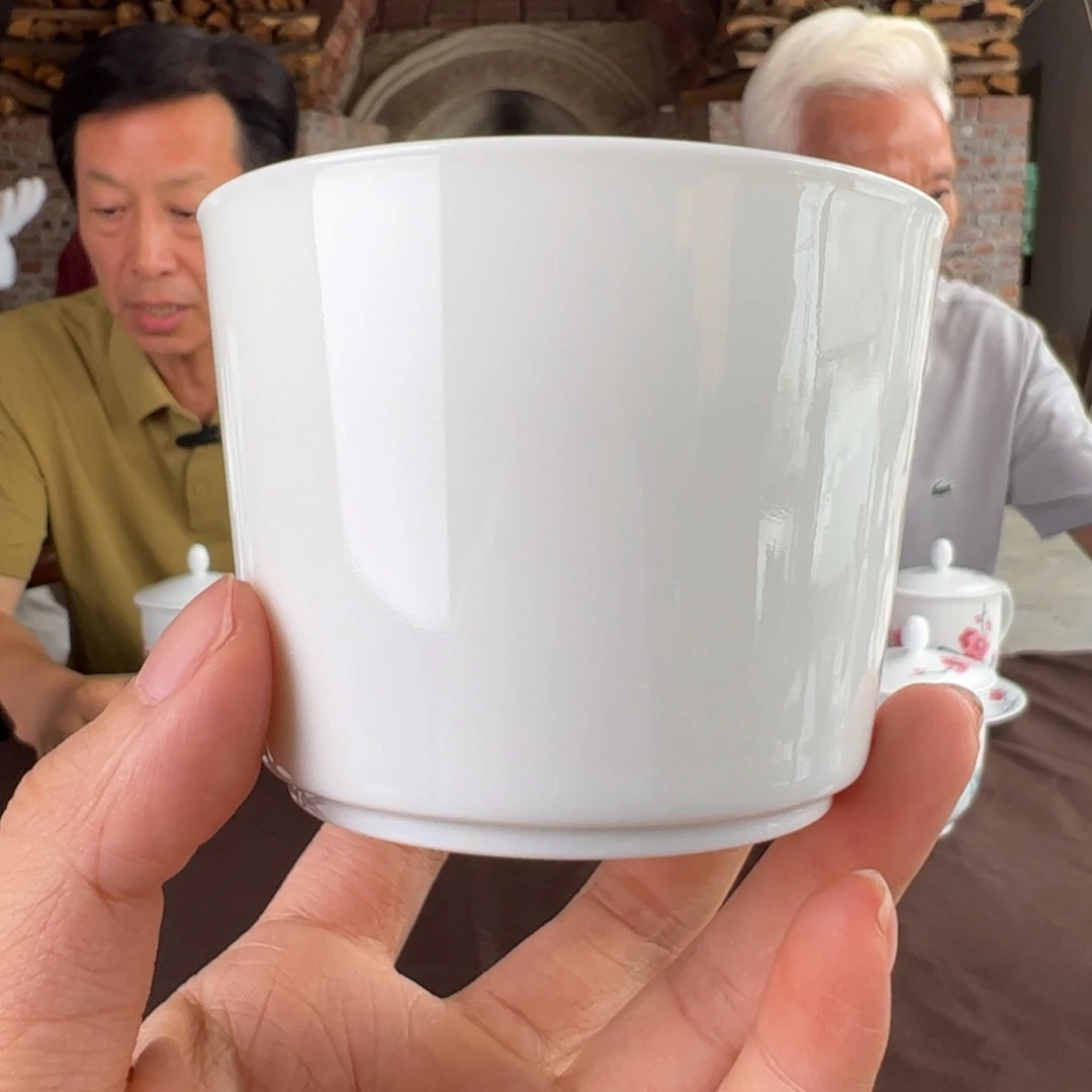 柴窑素胎书卷杯（吸烟微瑕）