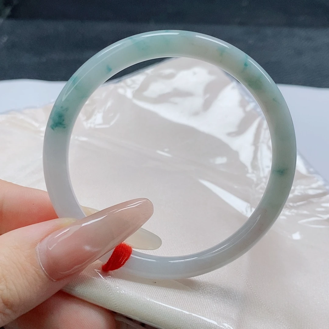 【闪购商品】未镶嵌手镯（圆镯）翡翠438号