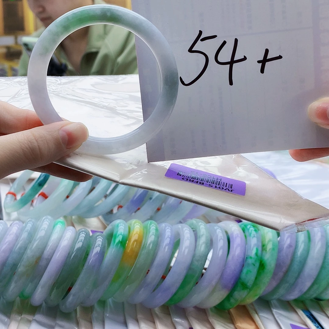 翡翠未镶嵌手镯vhj