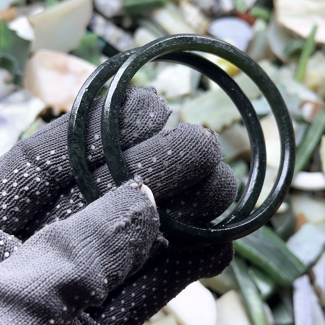 颈饰未镶嵌和田玉龙*