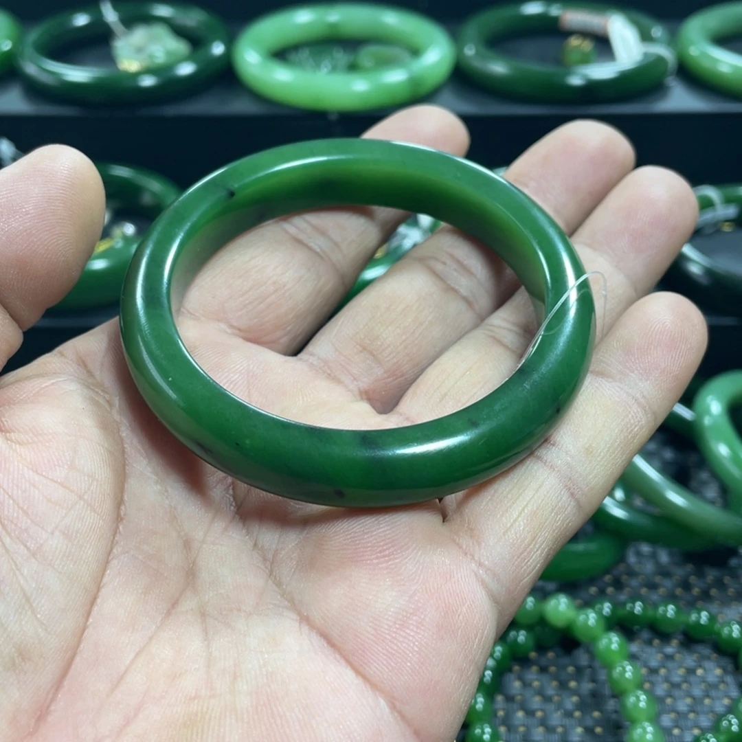 和田玉（碧玉）未镶嵌手镯