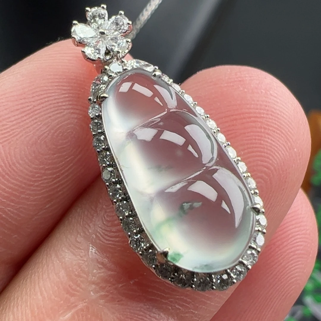 翡翠18K金镶嵌颈饰豆子17.2