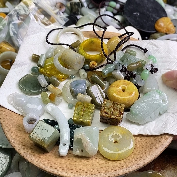 翡翠未镶嵌颈饰天然翡翠23号