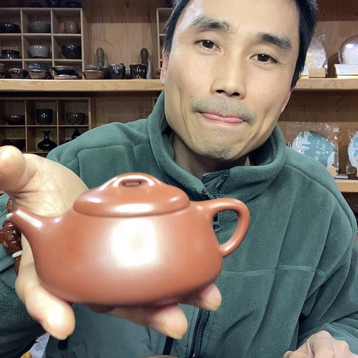 半手工紫砂壶一个