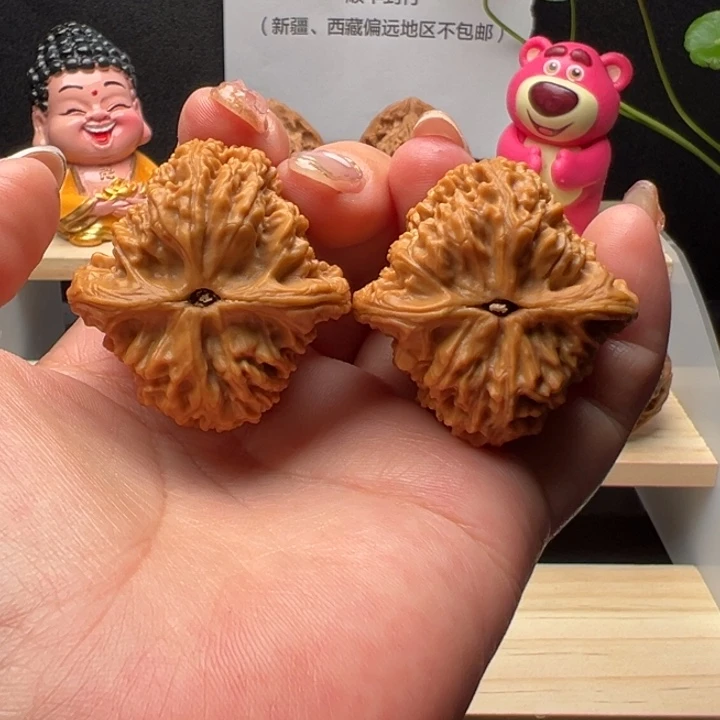 核桃把件35号。小拉丝高炮38。