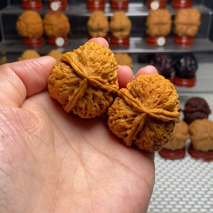 文玩核桃把件10盘龙玉凤三棱