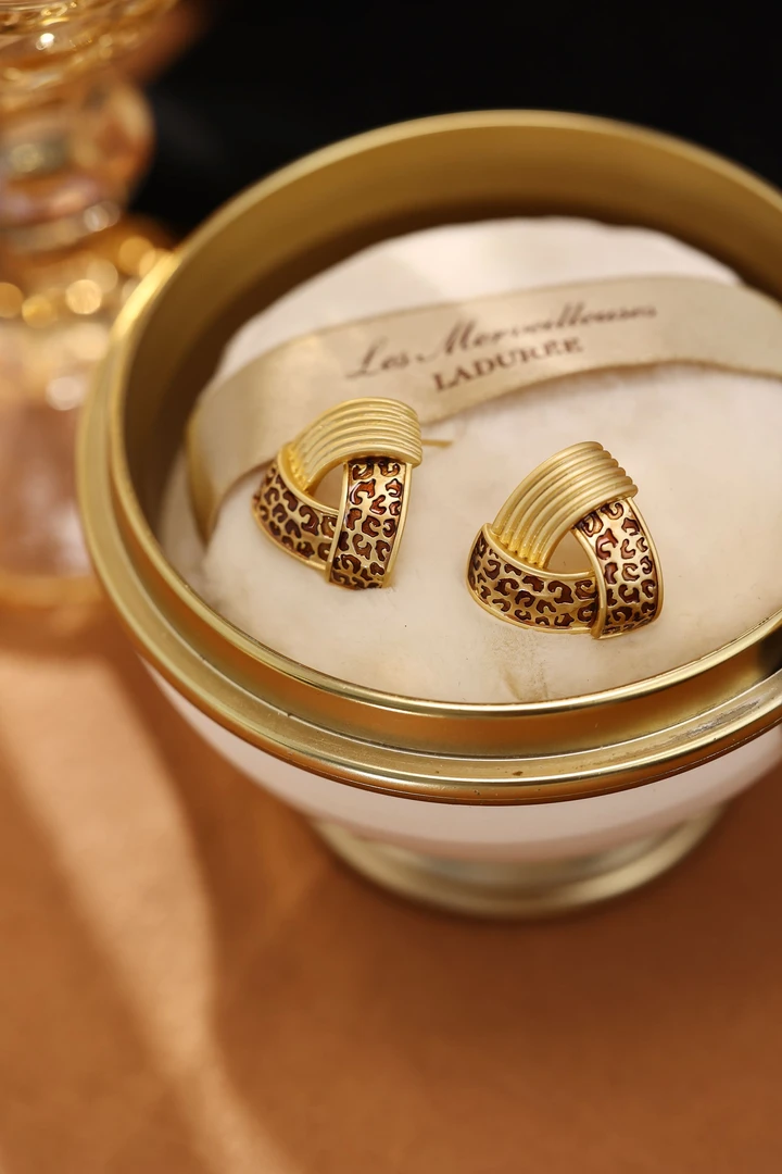 老钱风哑光三角形豹纹珐琅彩耳钉高级感气质小众耳饰123