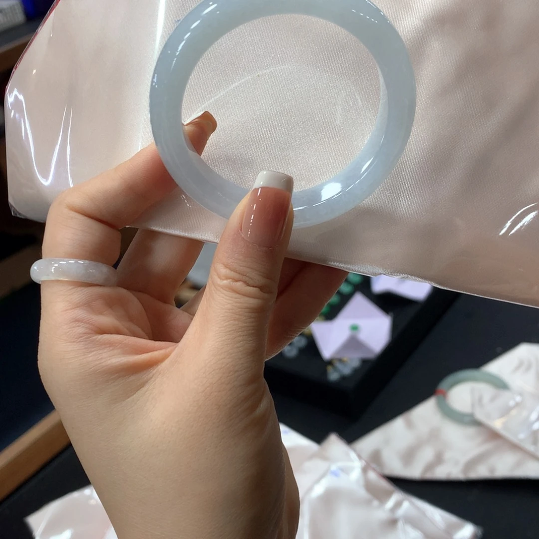 未镶嵌手镯翡翠买断