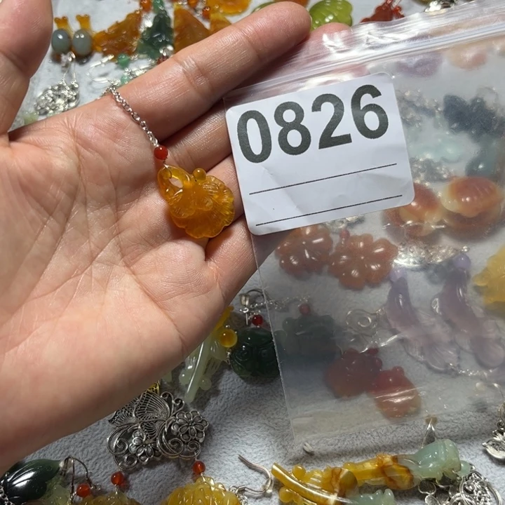 巫***北蛇纹石玉合金吊坠