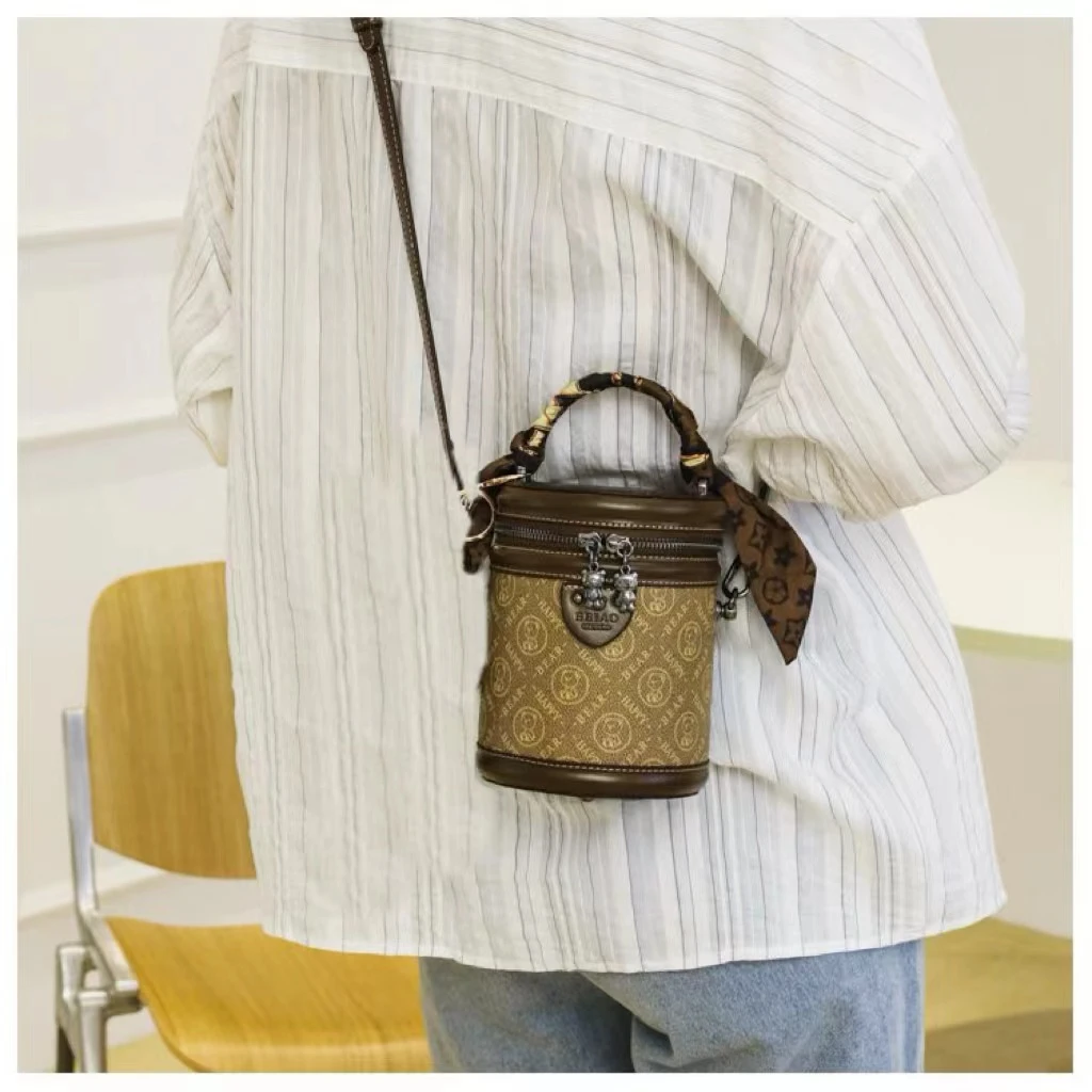 轻奢百搭高级感气质时尚斜挎女士包新品A34