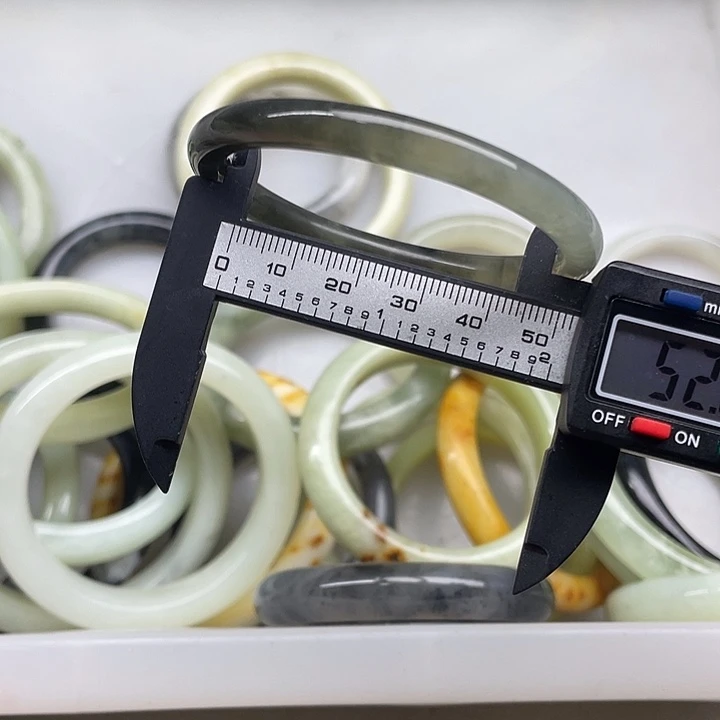 蛇纹石玉未镶嵌手镯799