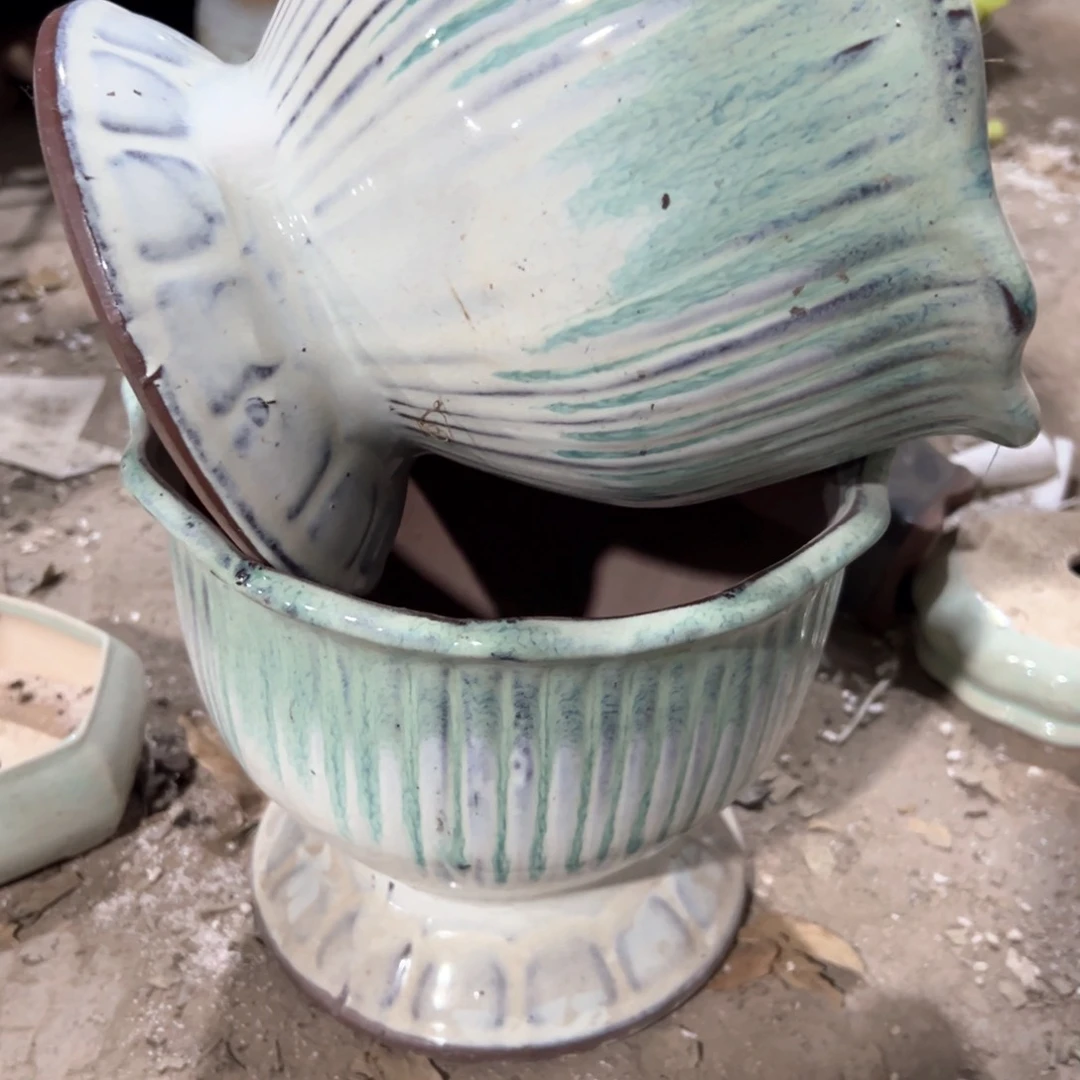 红陶瑕疵20-17两个