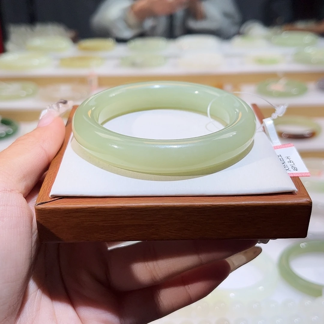 和田玉未镶嵌手镯茶晴