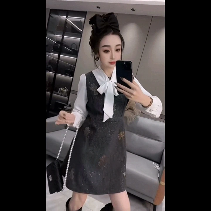 法式小香风蝴蝶结烫钻连衣裙女2026春季假两件显瘦高级感气质裙潮