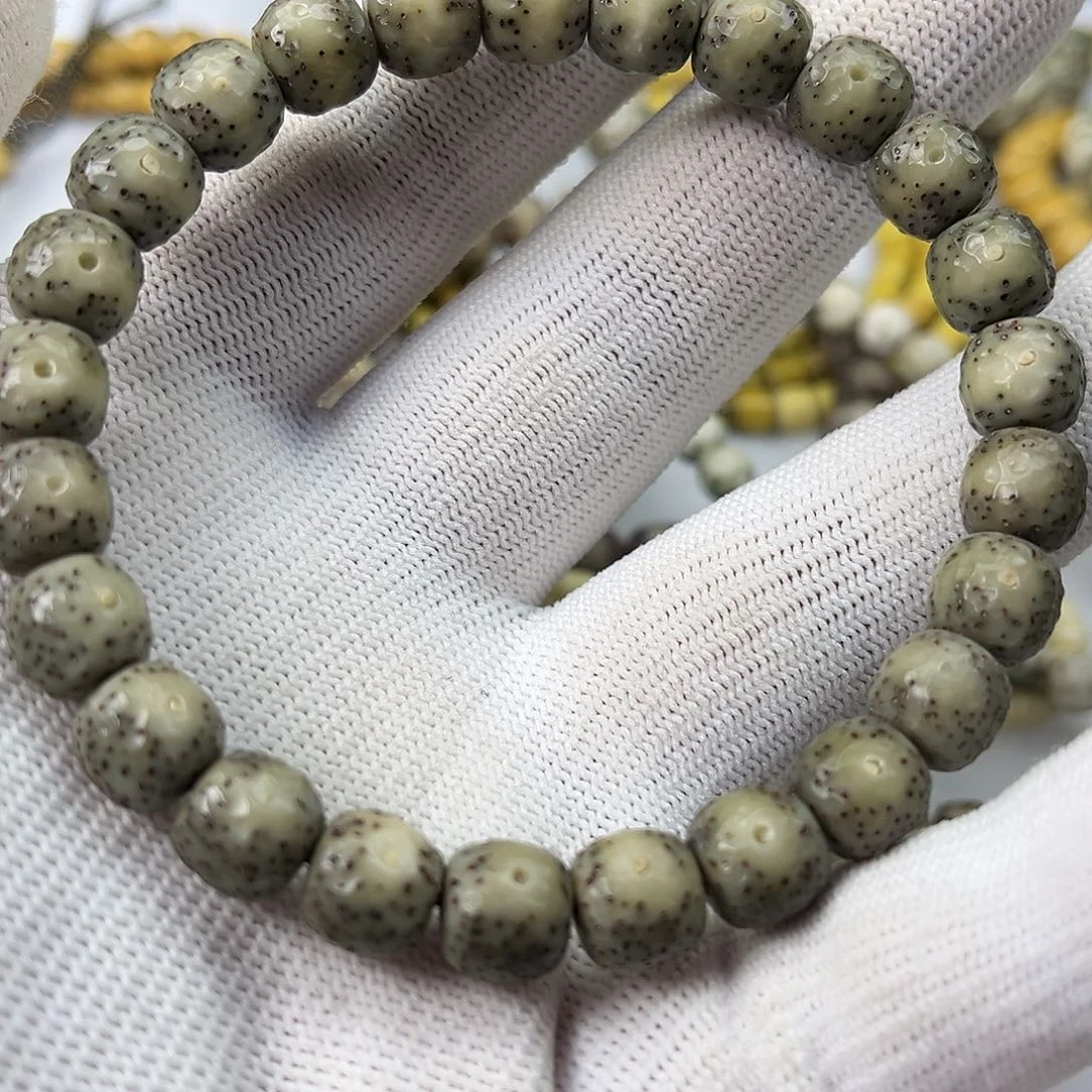 星月菩提吊坠满绿玉化通体