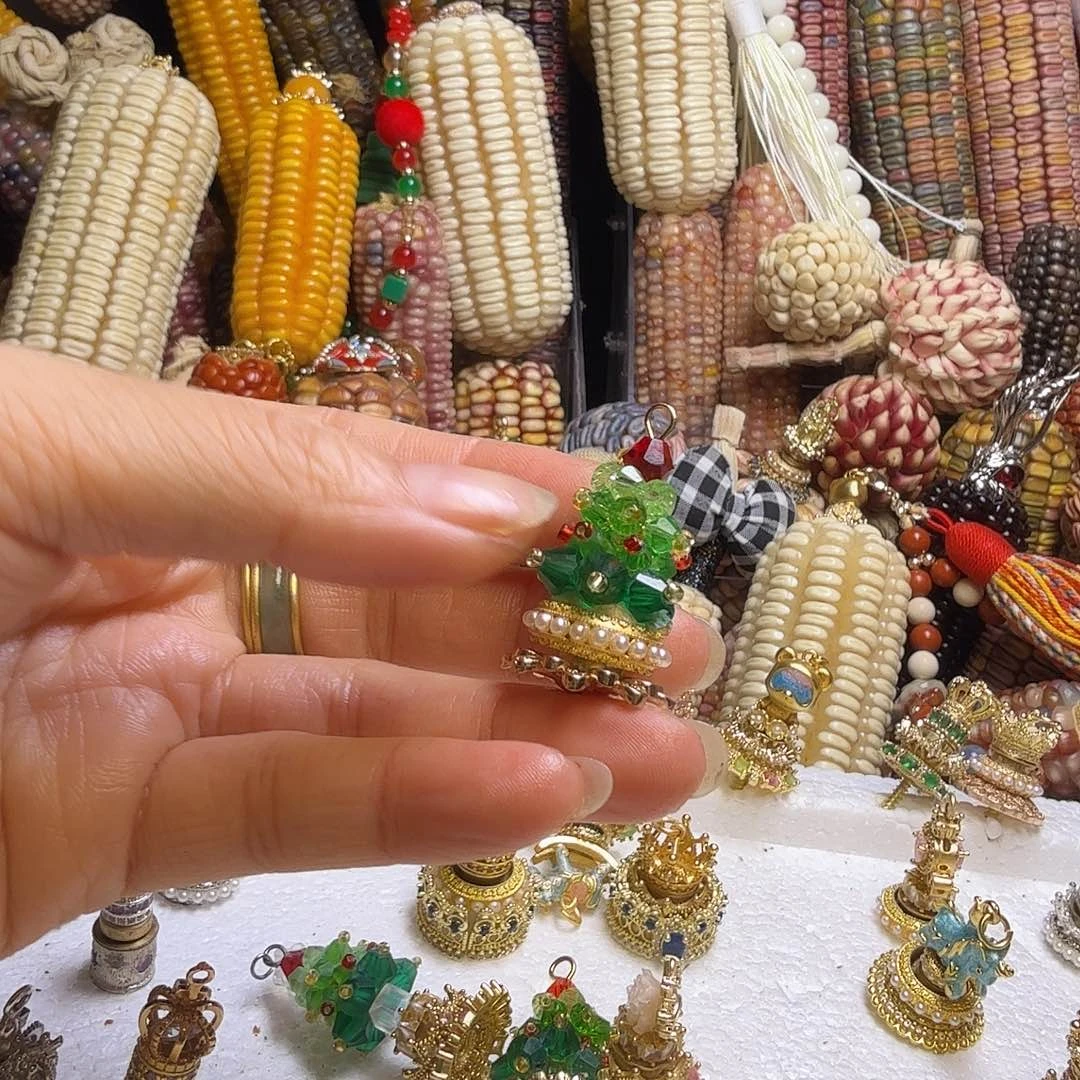 ****糖亚克力合金圣诞款花托。