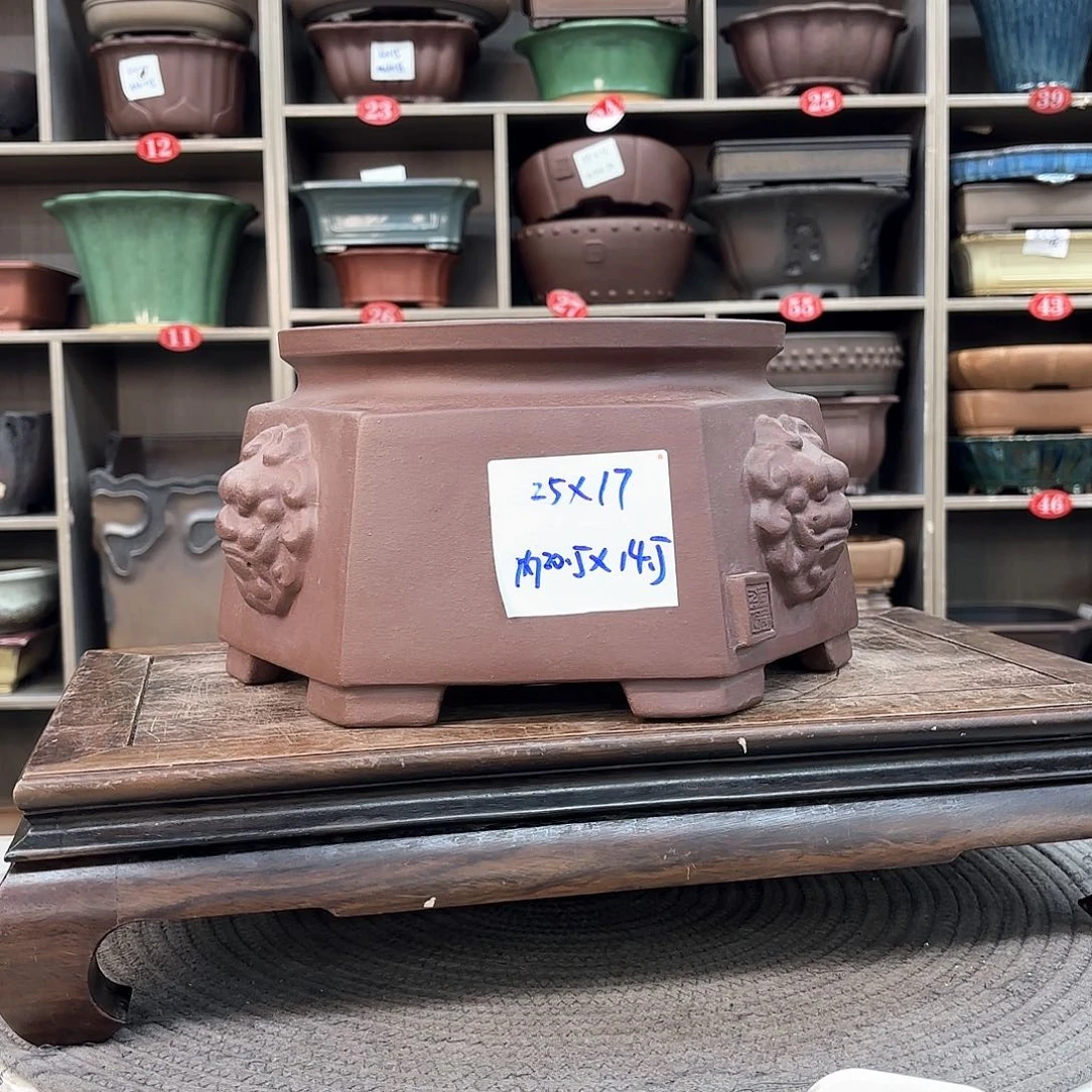 紫砂花盆紫砂的颜色很好看