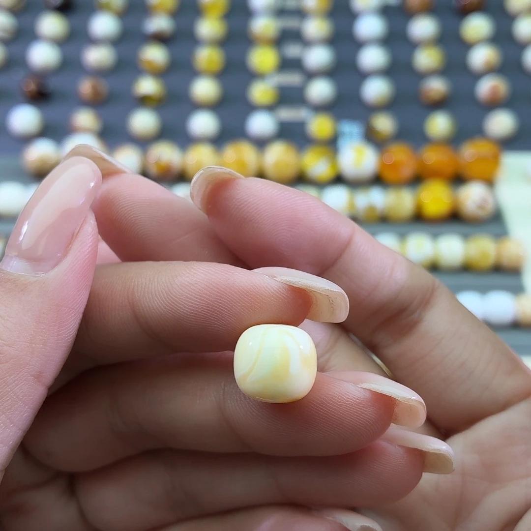 琥珀未镶嵌裸石12