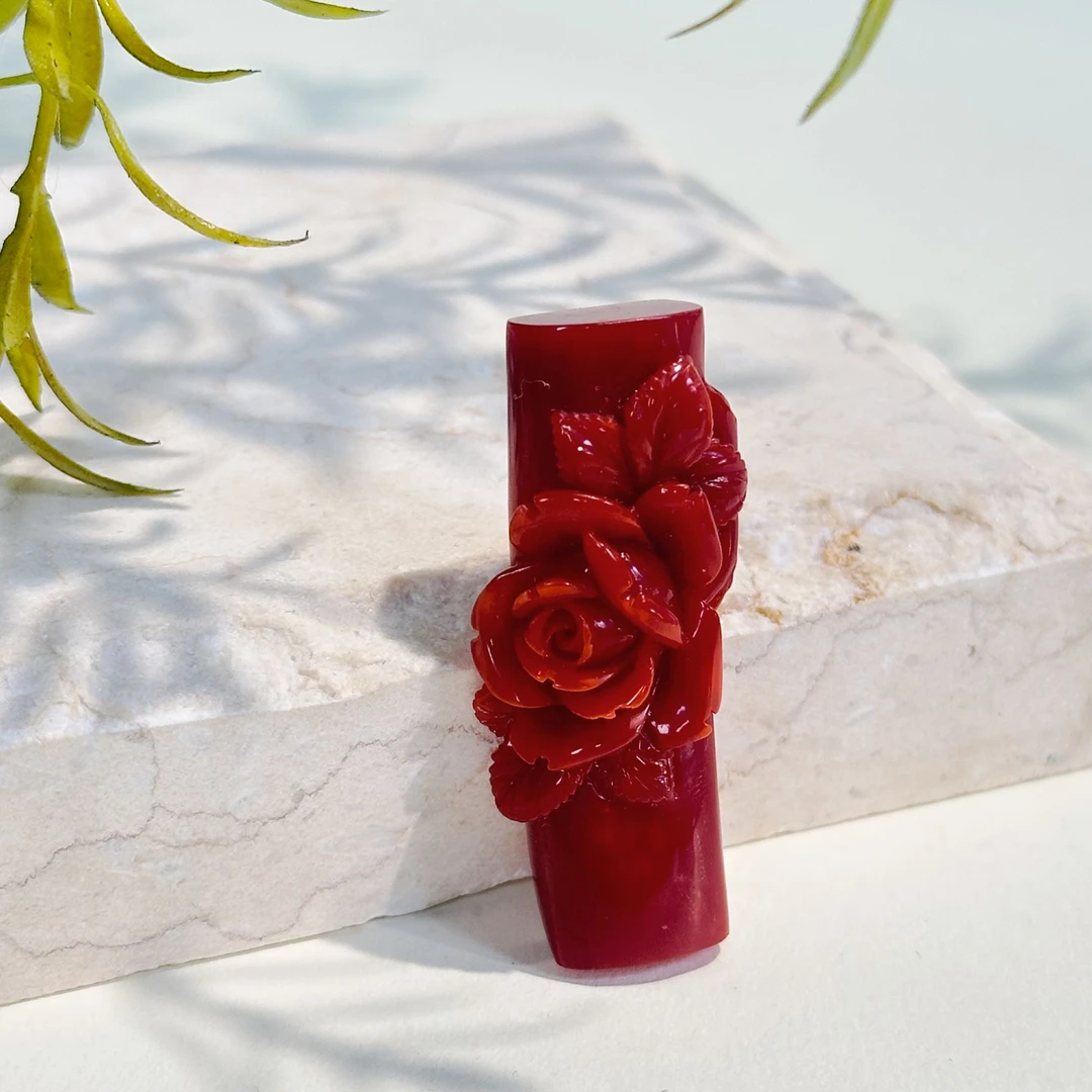 天然阿卡珊瑚雕刻件13.89g——105006