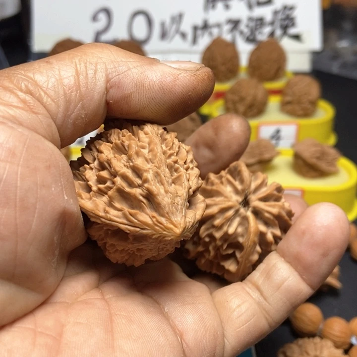 文玩核桃把件蝈*招财鼠