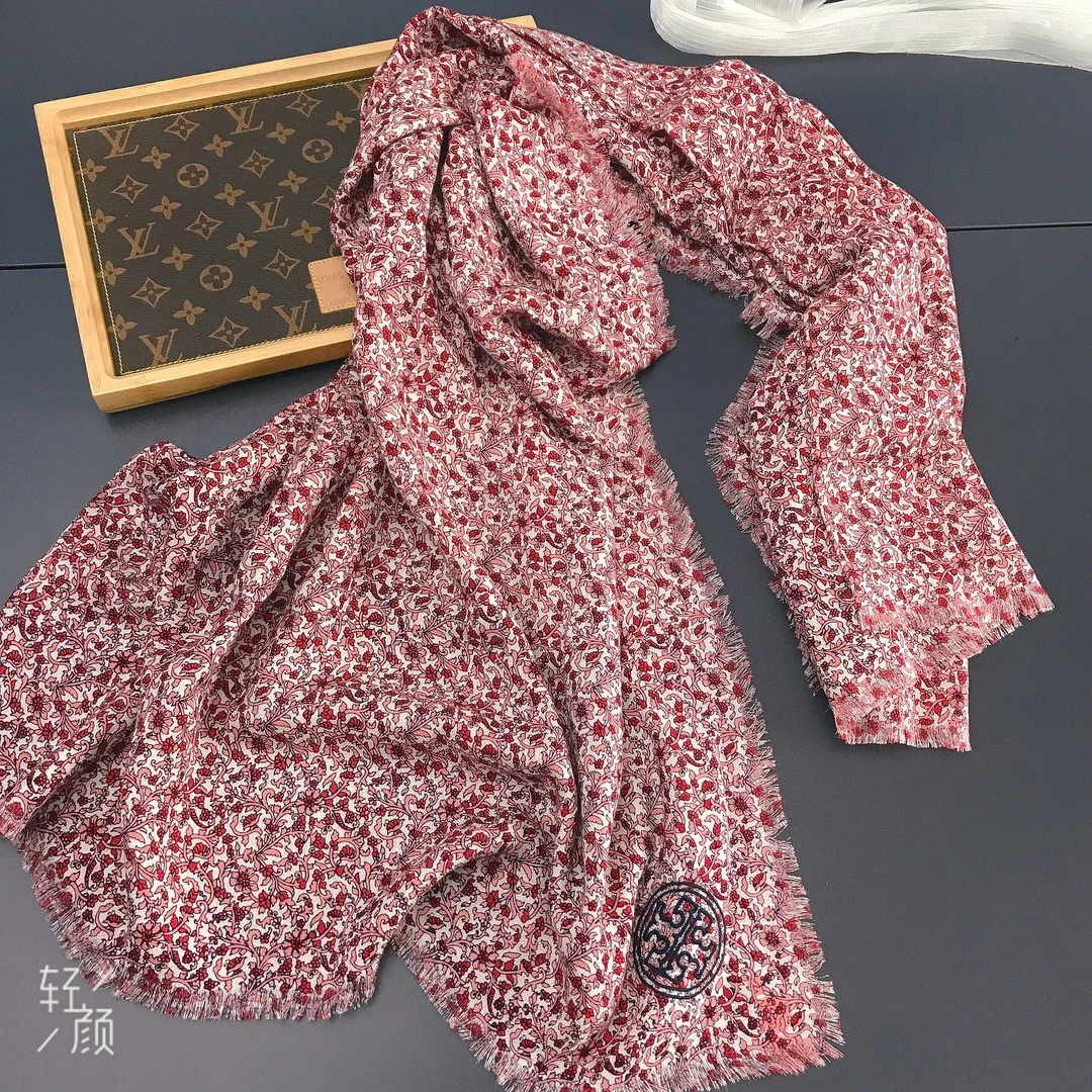 不掉色显瘦见外包装休闲风纯色春夏围巾披肩夏季洋气