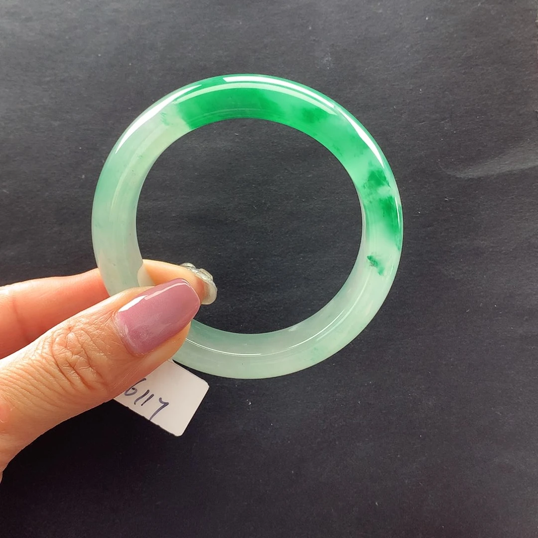 【闪购商品】石英质玉手镯未镶嵌四*