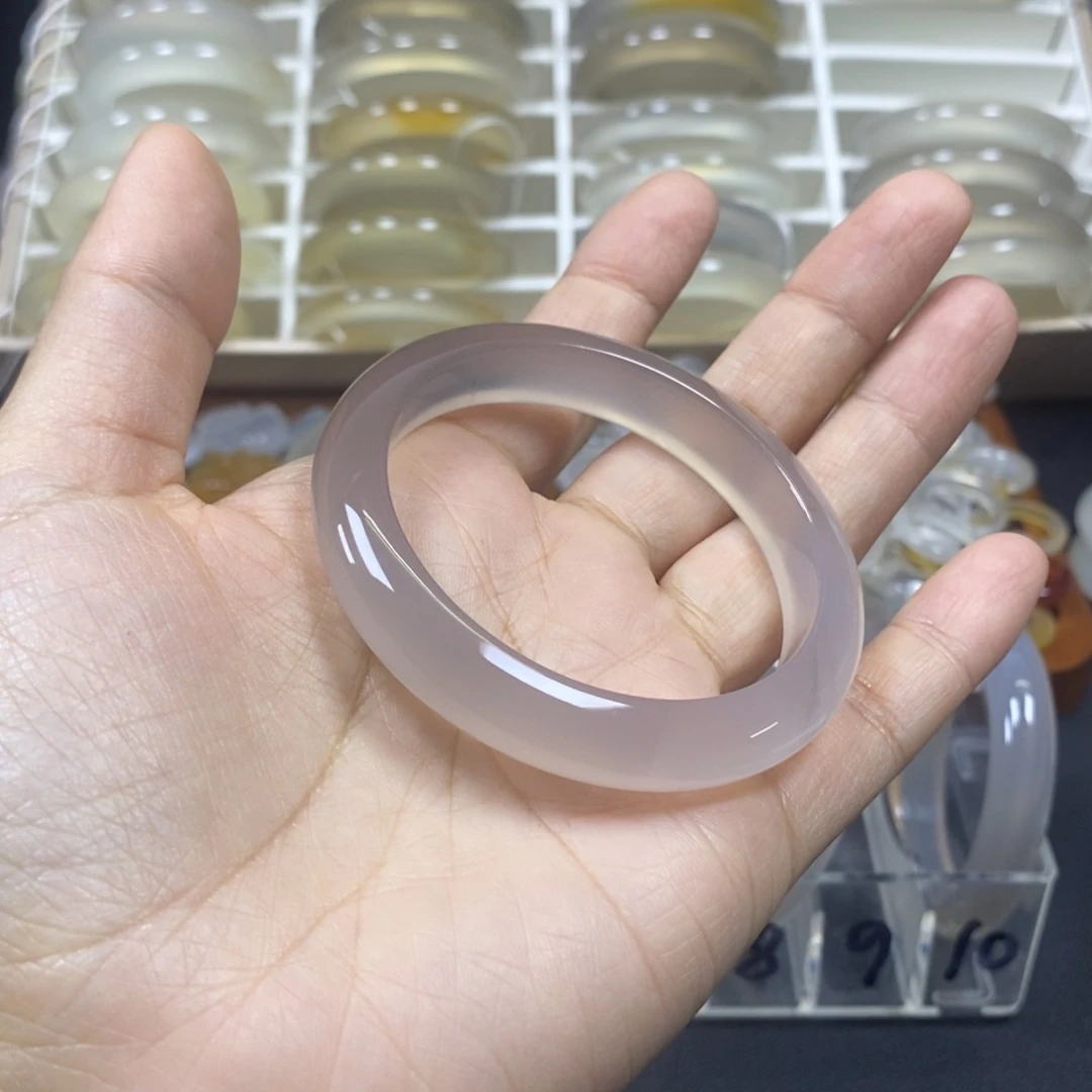 j***k玛瑙/玉髓未镶嵌手镯