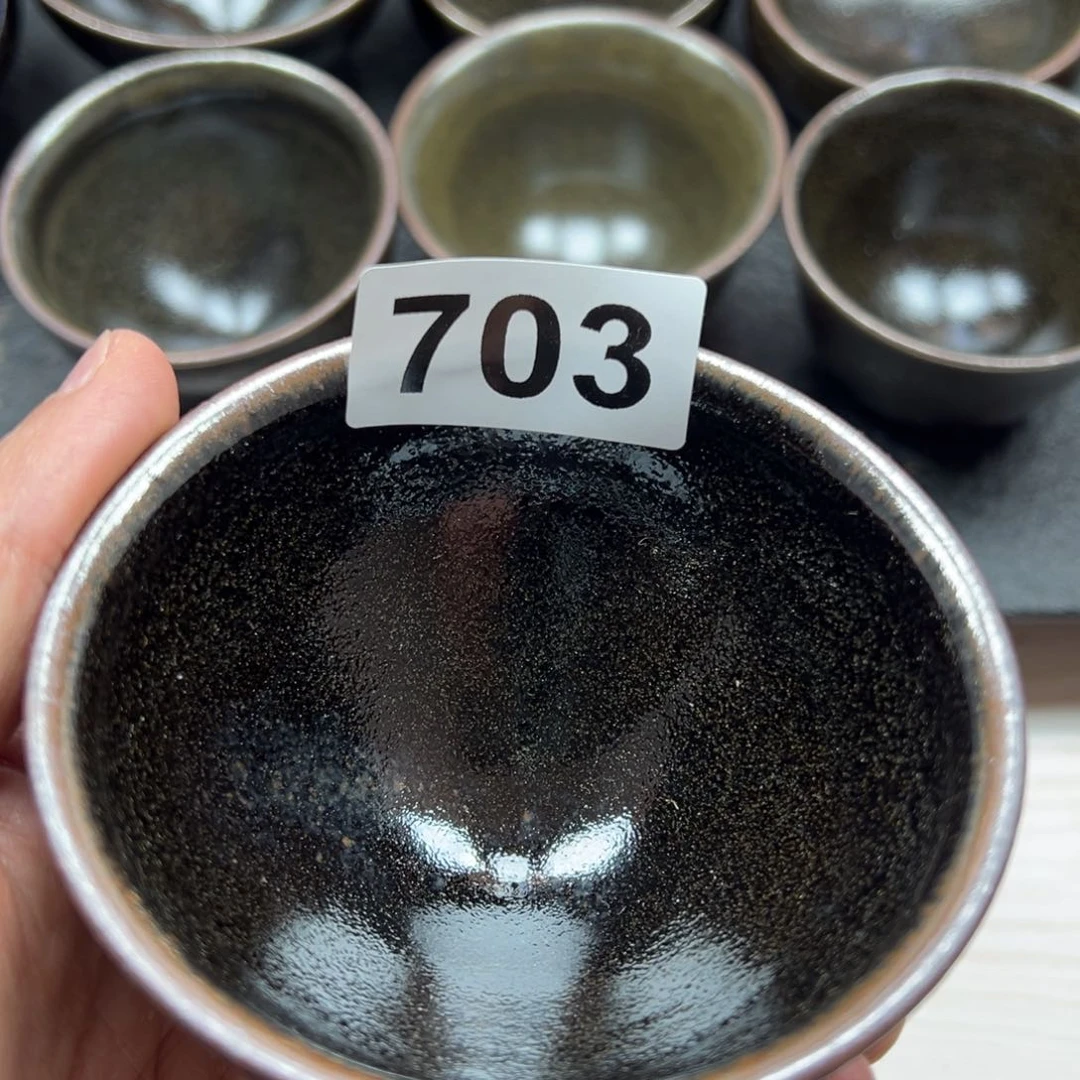 茶盏一**风每一棵健康的树都是孤独地刺向苍穹