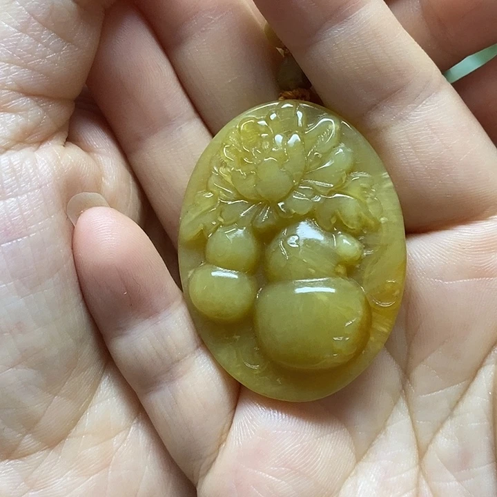 未镶嵌岫玉吊坠(赠链)