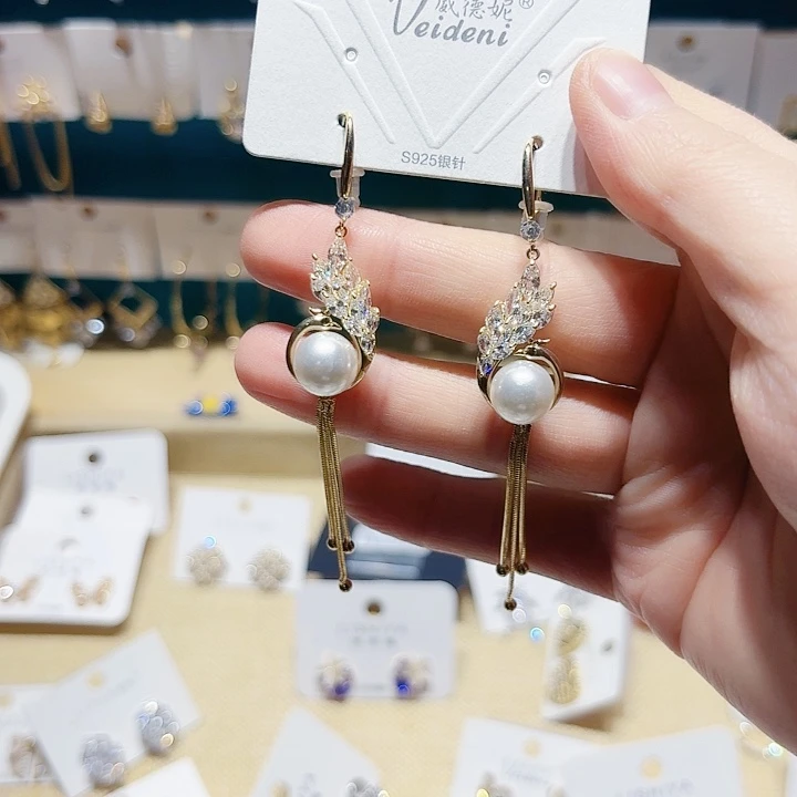 合金合金孔雀洋气流苏