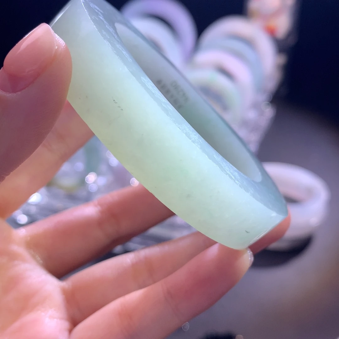 未镶嵌翡翠手镯定制翡翠