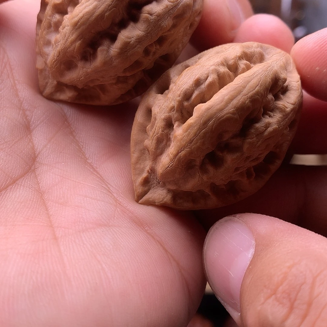 把件文玩核桃东北楸子文玩核桃