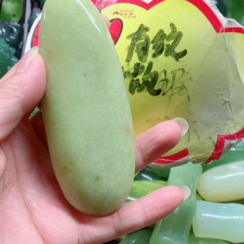 未镶嵌蛇纹石玉手把件