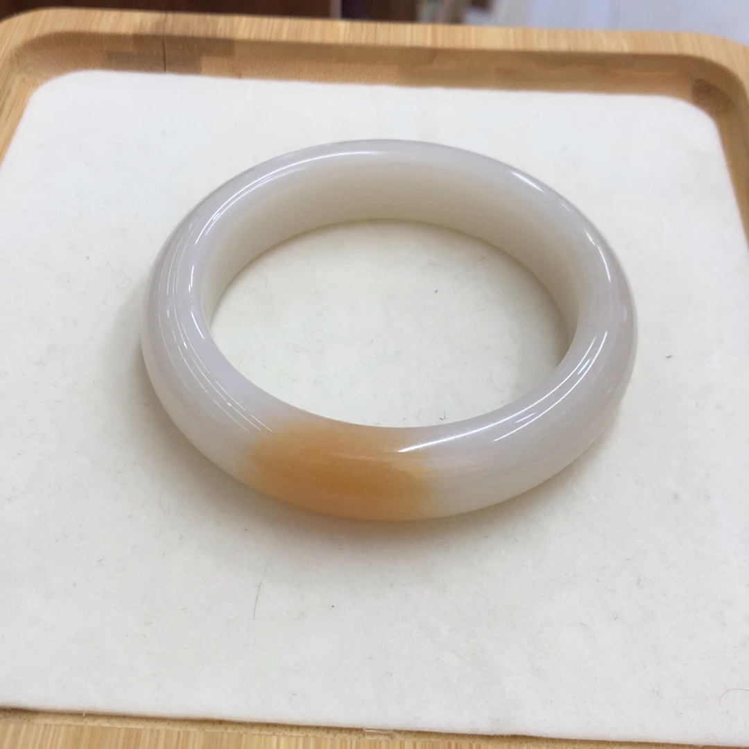 石英质玉未镶嵌手镯