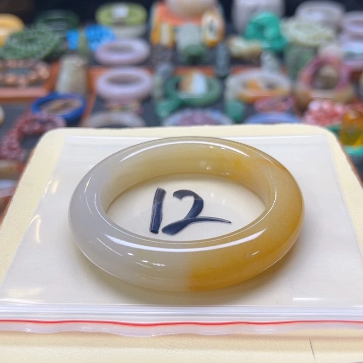 石英质玉手镯未镶嵌心**成12