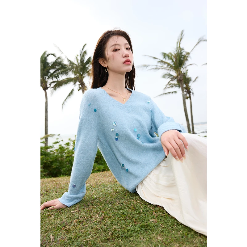 三彩大码女装2025春季新款浪漫珠片V领宽松毛衫套头长袖胖MM