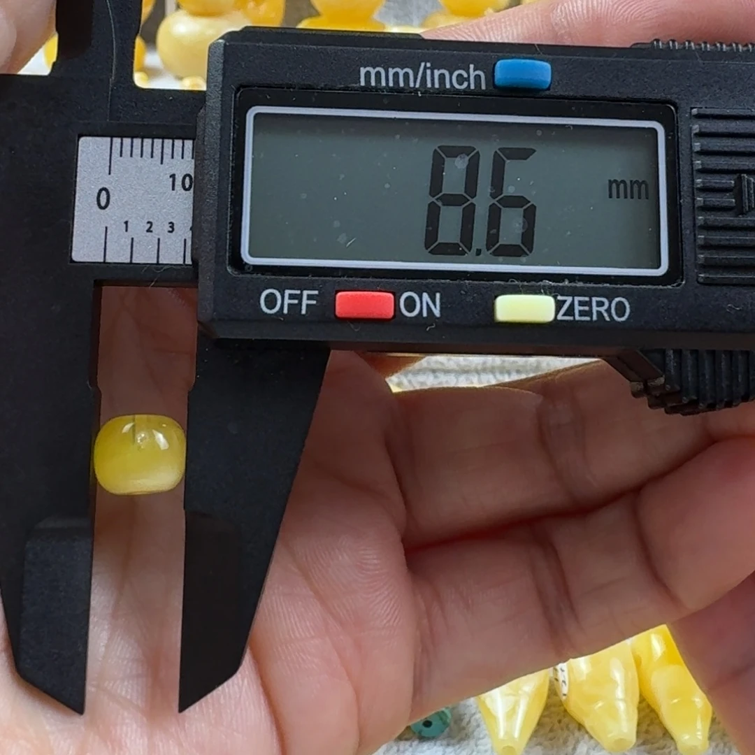 蜜蜡未镶嵌裸石11杂