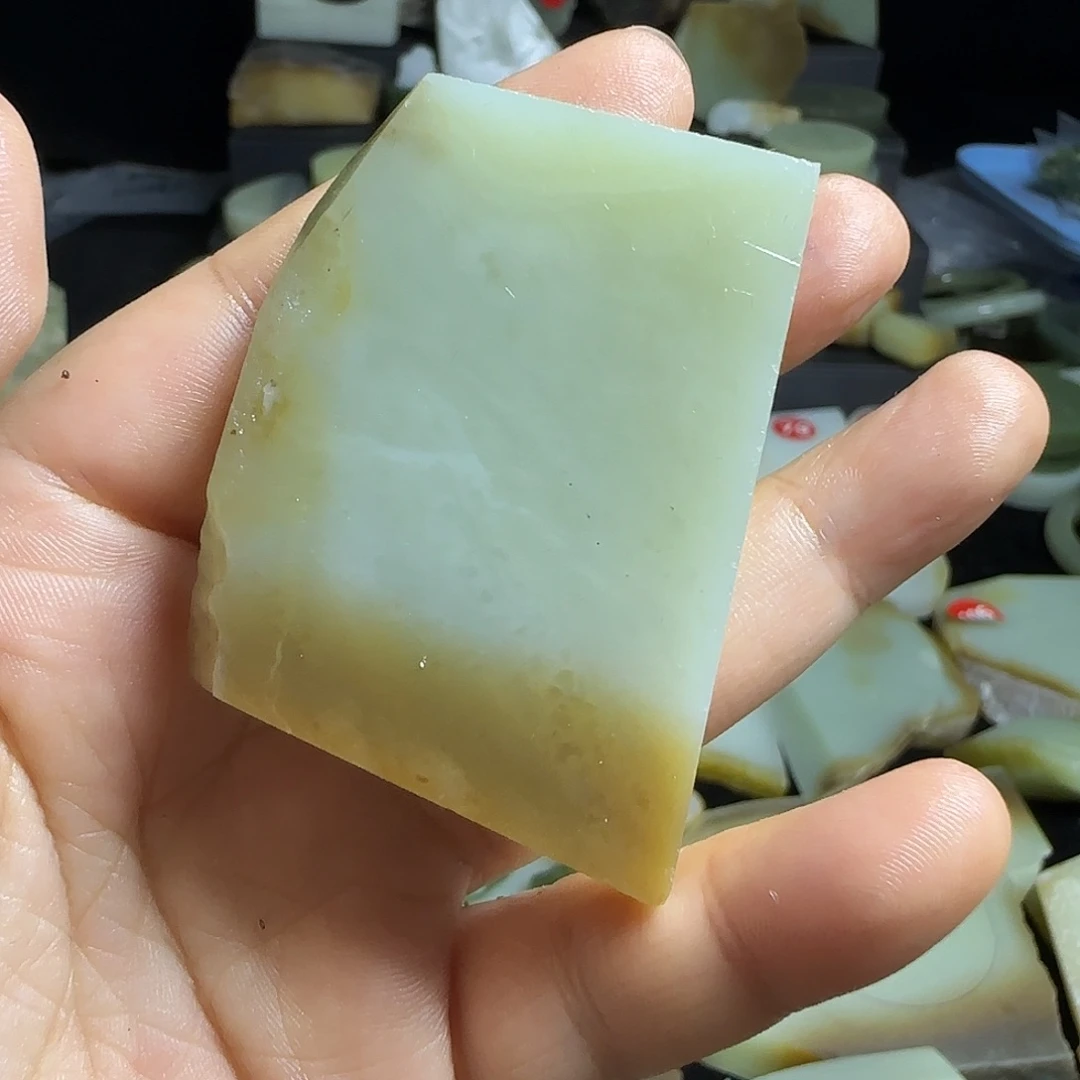 未镶嵌和田玉（糖玉）珠宝半成品