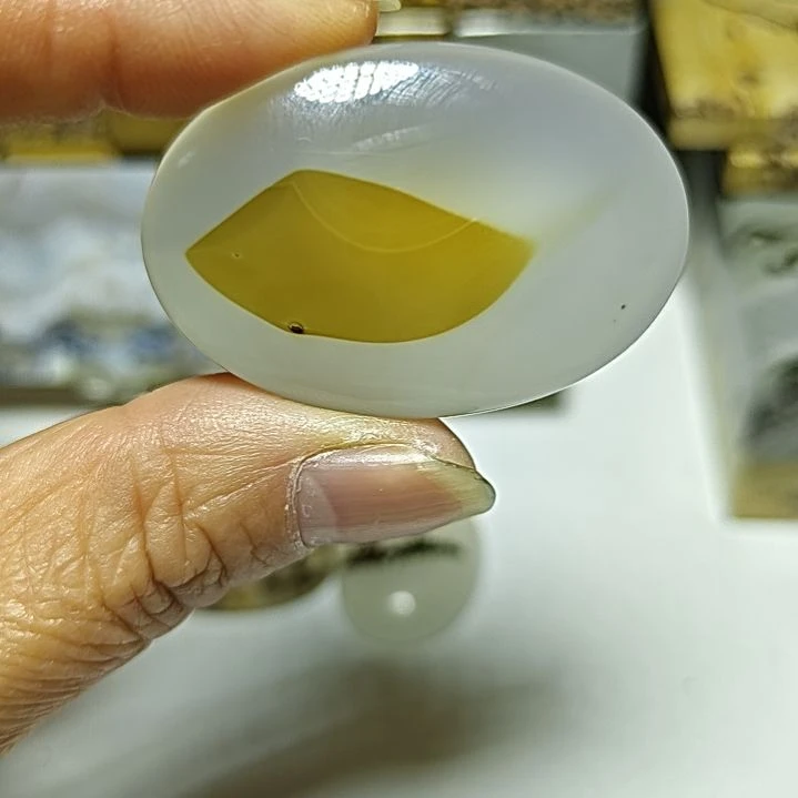 玛瑙/玉髓未镶嵌珠宝奇石