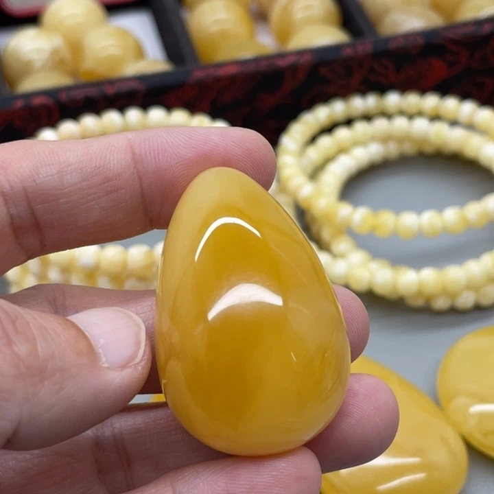 琥珀未镶嵌裸石蜜蜡