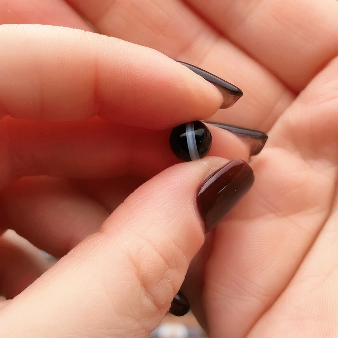 昵***置玛瑙/玉髓合金珠宝半成品