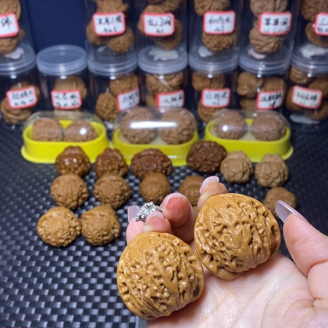 文玩核桃吊坠铁锤38