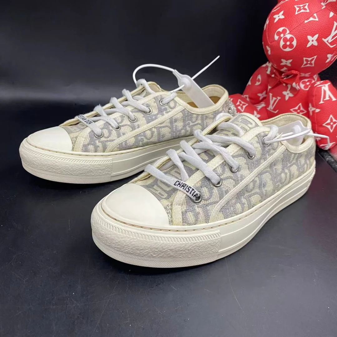 95新 DIOR/迪奥 白灰老花贝壳头舒适板鞋39.5欧码cat549
