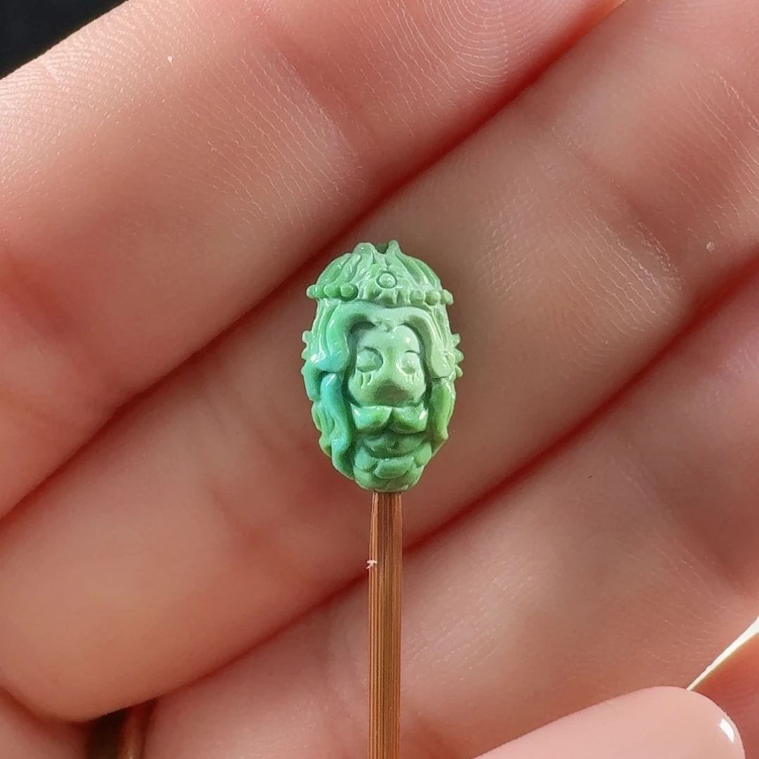 绿松石未镶嵌颈饰