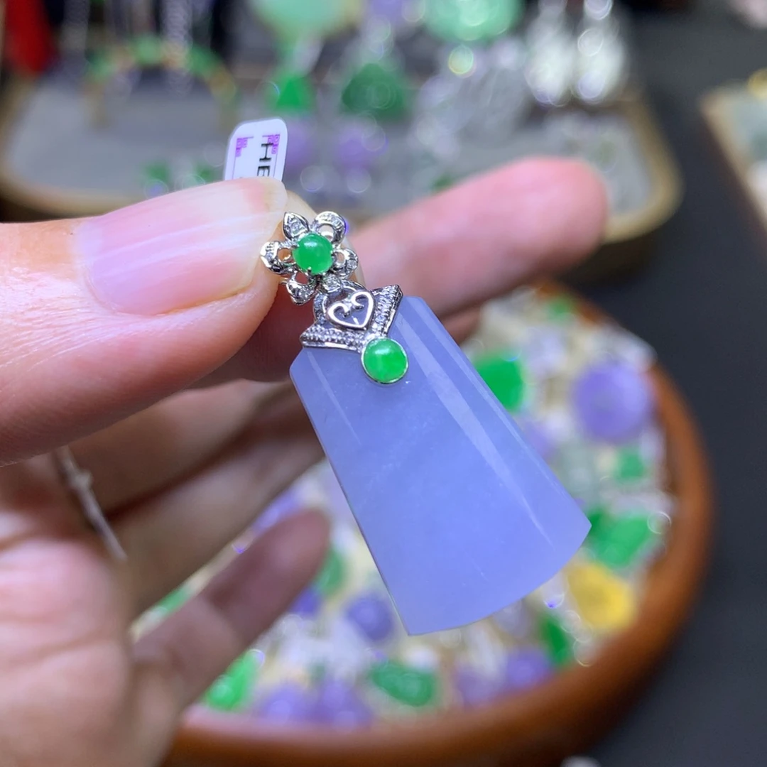 翡翠18K金镶嵌颈饰翡翠吊坠项链