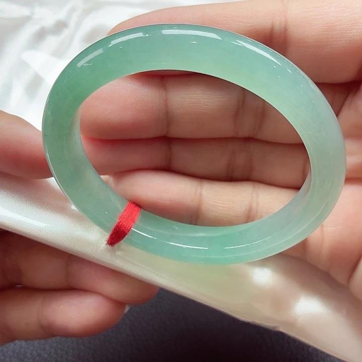 翡翠未镶嵌手镯（贵妃镯）天然缅甸A货翡翠