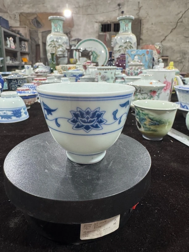 景德镇红旗瓷厂釉下青花缠枝莲二缸杯