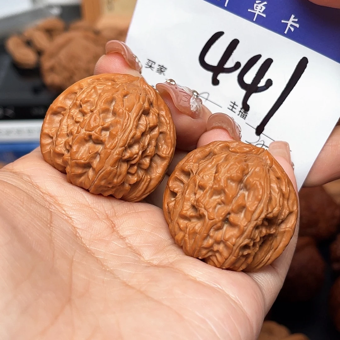 吊坠桃核三角白35尺寸